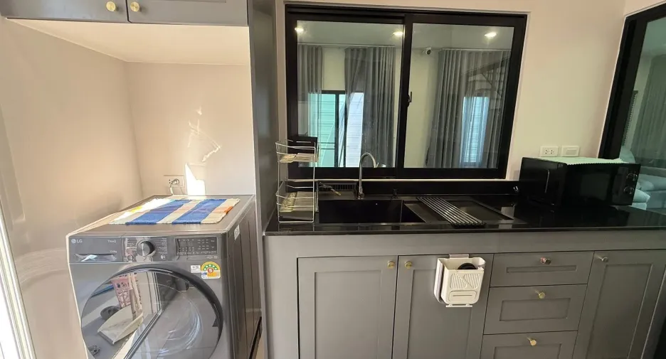For sale and for rent 4 bedrooms house in Bang Phli, Samut Prakan