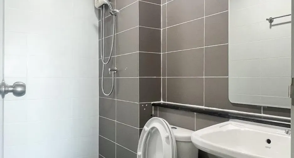 For rent 1 bed condo in Mueang Samut Prakan, Samut Prakan