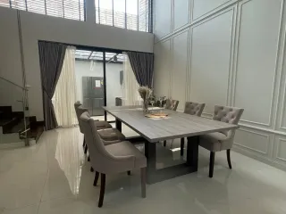 For sale and for rent 4 bedrooms townhouse in Mueang Samut Prakan, Samut Prakan