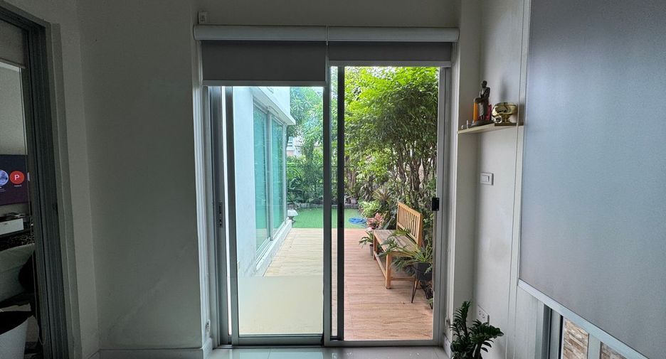 Haus zum Kauf mit 4 Zimmer in Bang Khen, Bangkok