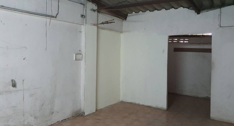 For rent 3 ベッドルーム retail Space in Bang Khun Thian, Bangkok