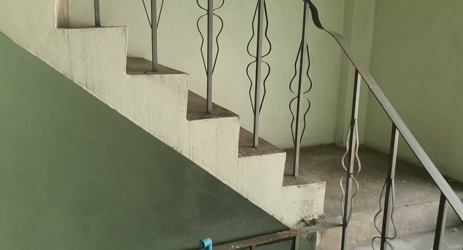 For rent 3 bedrooms retail Space in Bang Khun Thian, Bangkok