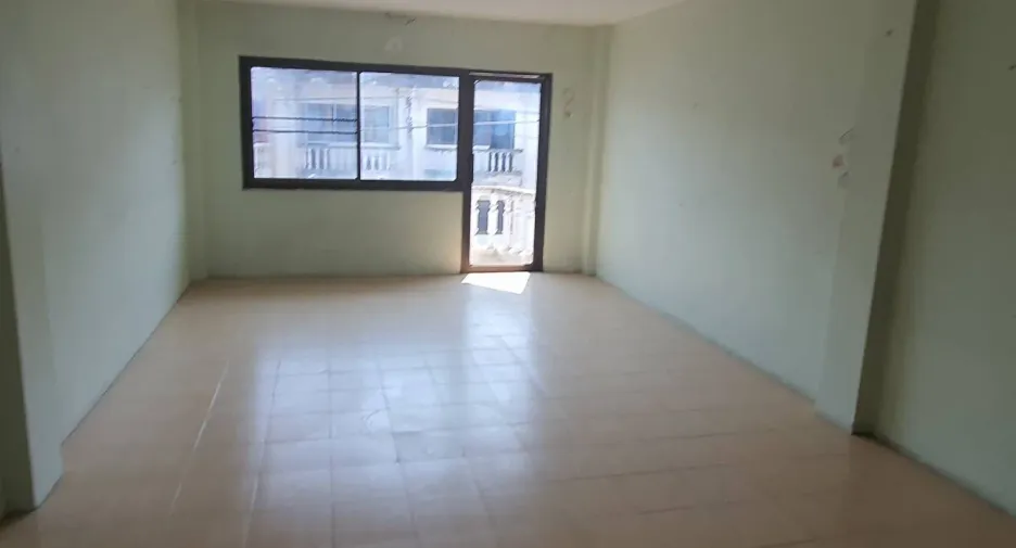 For rent 3 bedrooms retail Space in Bang Khun Thian, Bangkok