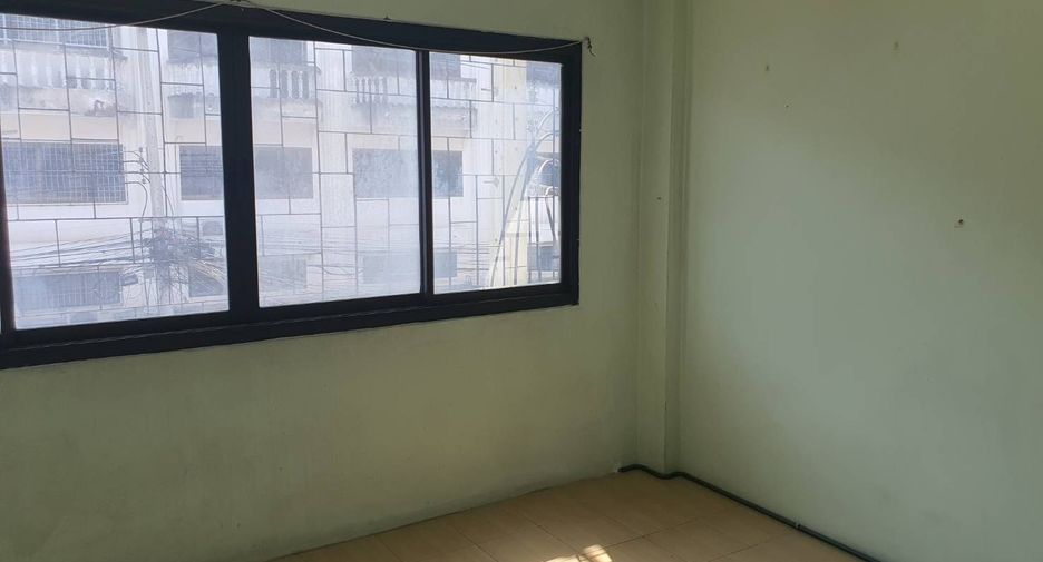 For rent 3 bedrooms retail Space in Bang Khun Thian, Bangkok