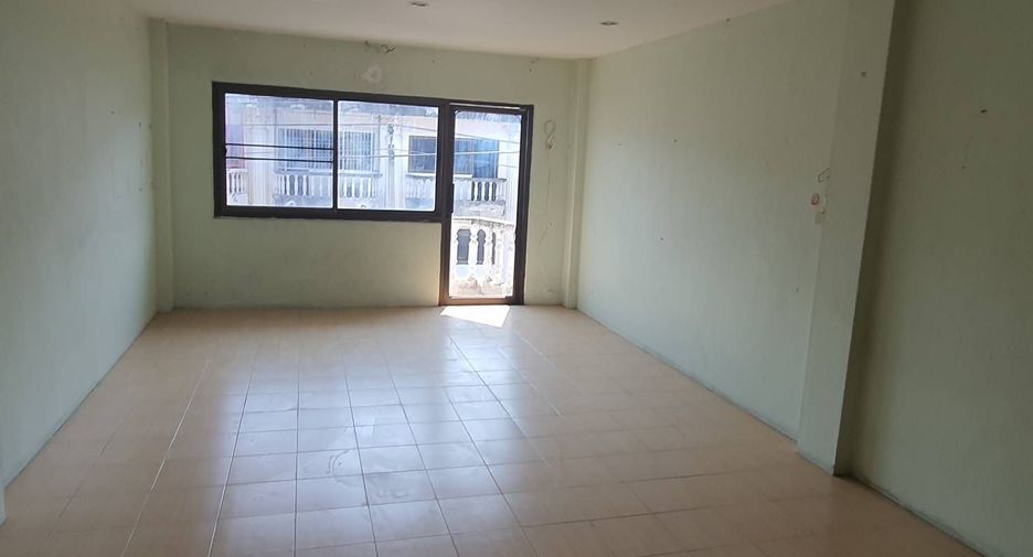 For rent 3 bedrooms retail Space in Bang Khun Thian, Bangkok