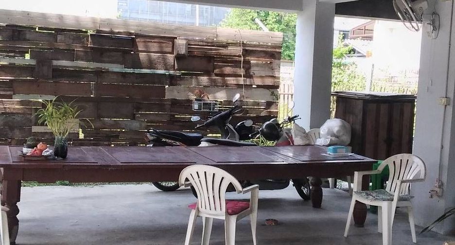 Reihenhaus zum Kauf mit 6 Zimmer in Mueang Chiang Mai, Chiang Mai