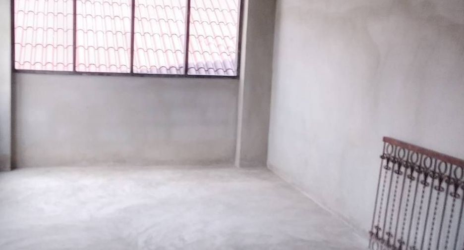 Reihenhaus zum Kauf mit 6 Zimmer in Mueang Chiang Mai, Chiang Mai