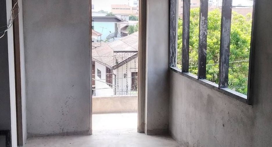 Reihenhaus zum Kauf mit 6 Zimmer in Mueang Chiang Mai, Chiang Mai