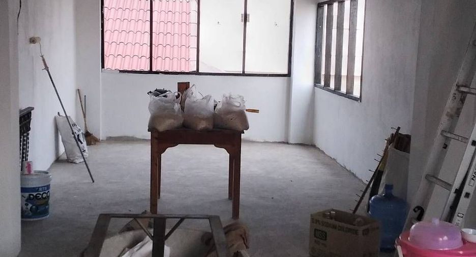 Reihenhaus zum Kauf mit 6 Zimmer in Mueang Chiang Mai, Chiang Mai