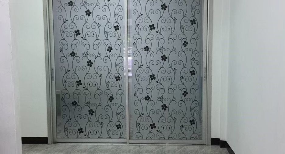 For rent 2 bedrooms townhouse in Sai Mai, Bangkok