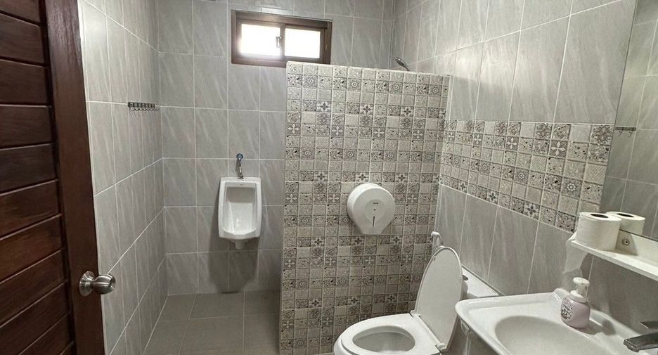 Аренда 5 спальни дом в Ханг Донг, Чианг Маи