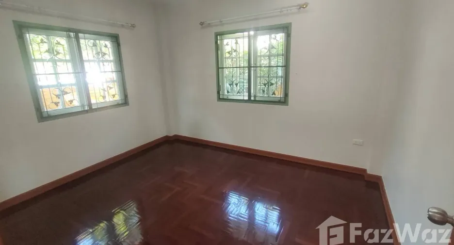 Casa en alquiler de 4 habitaciones en Hang Dong, Chiang Mai