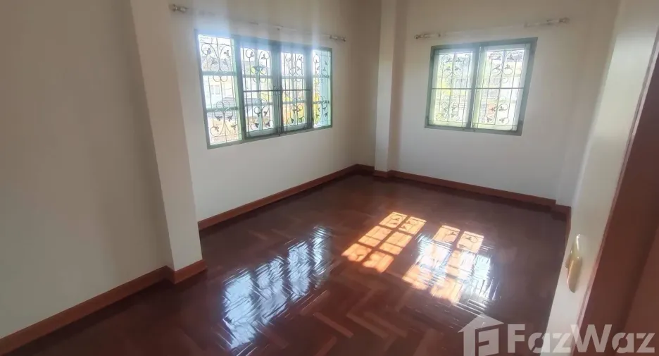 Casa en alquiler de 4 habitaciones en Hang Dong, Chiang Mai