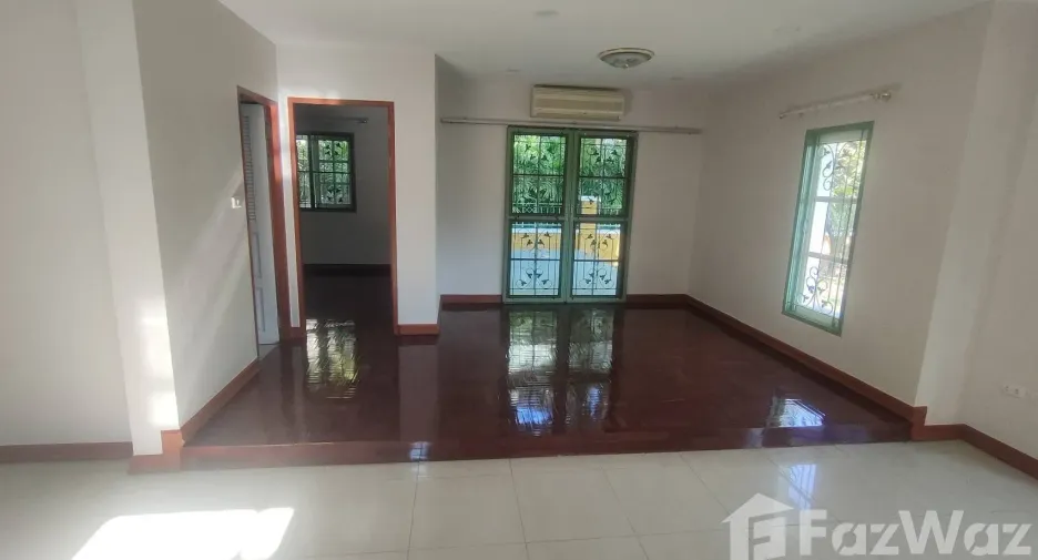 Casa en alquiler de 4 habitaciones en Hang Dong, Chiang Mai
