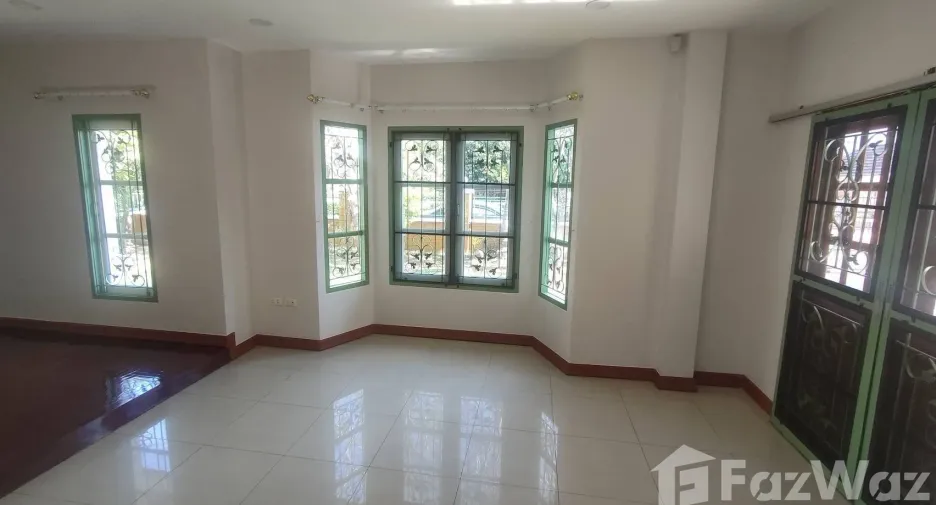 Casa en alquiler de 4 habitaciones en Hang Dong, Chiang Mai