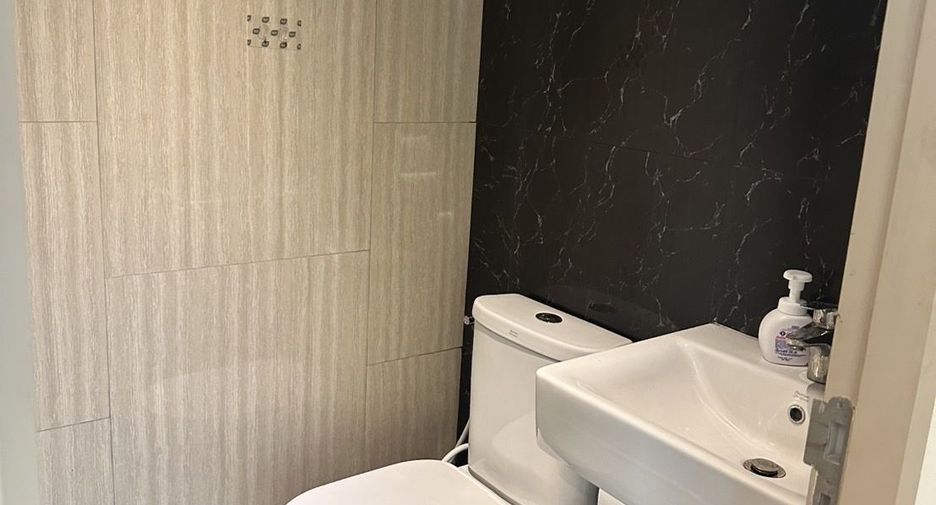 For rent and for sale 3 bedrooms condo in Phra Khanong, Bangkok