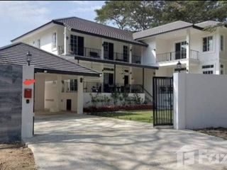 For Rent 6 Bedroom House In San Kamphaeng, Chiang Mai