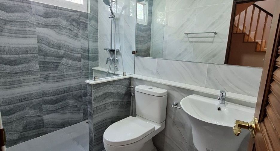 For sale and for rent 6 bedrooms house in San Kamphaeng, Chiang Mai
