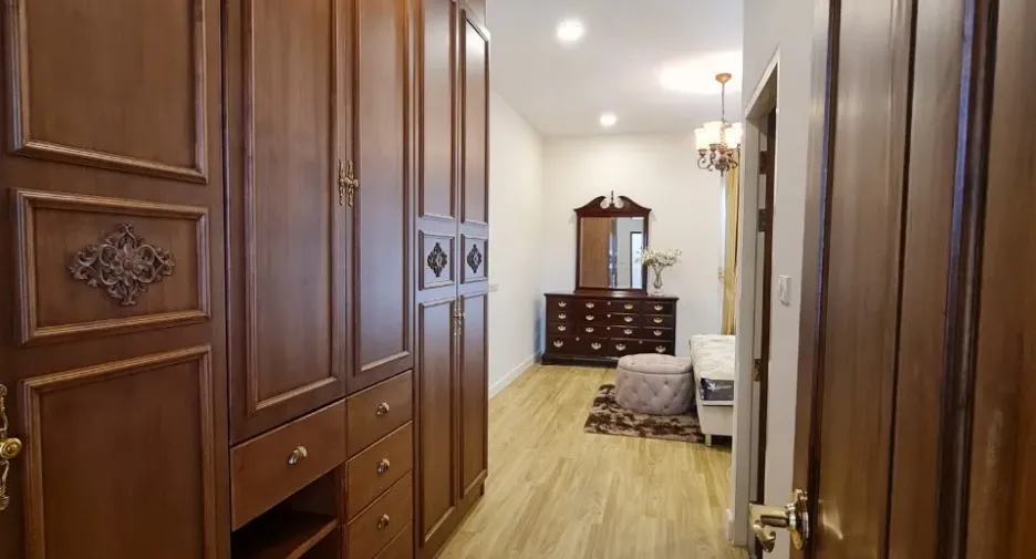 For sale and for rent 6 bedrooms house in San Kamphaeng, Chiang Mai