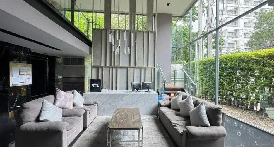 For sale and for rent 2 bedrooms condo in Khlong Toei, Bangkok