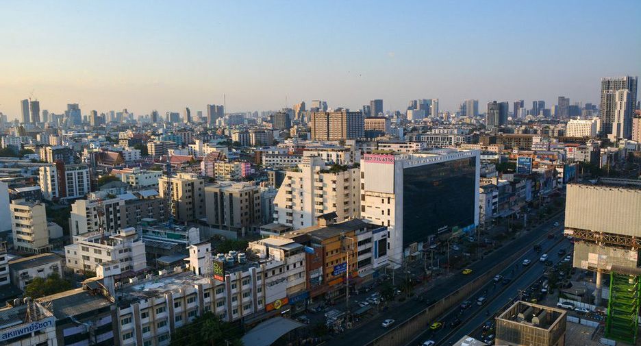For sale 2 bedrooms condo in Huai Khwang, Bangkok