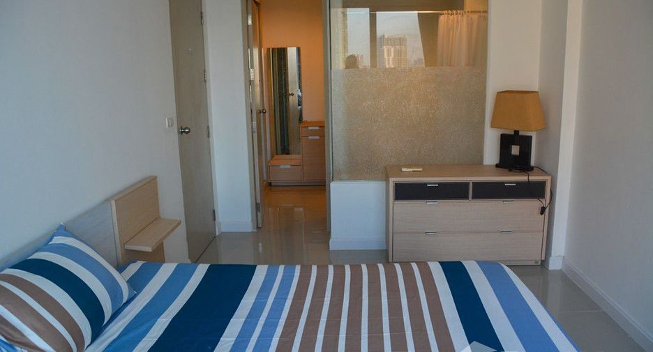 For sale 2 bedrooms condo in Huai Khwang, Bangkok
