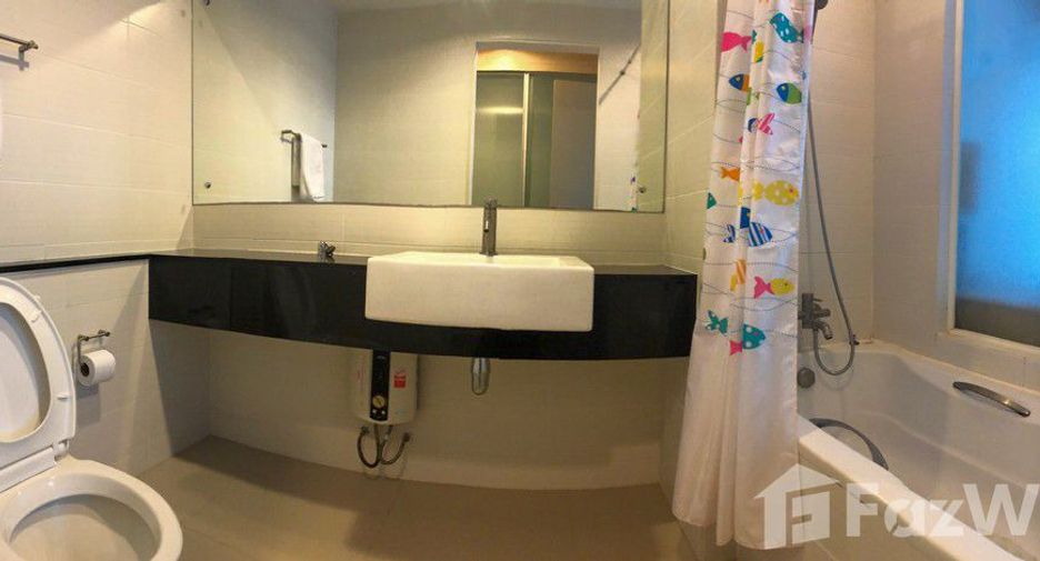 For sale 2 bedrooms condo in Huai Khwang, Bangkok
