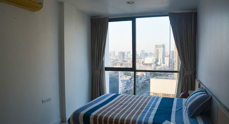 For sale 2 bedrooms condo in Huai Khwang, Bangkok