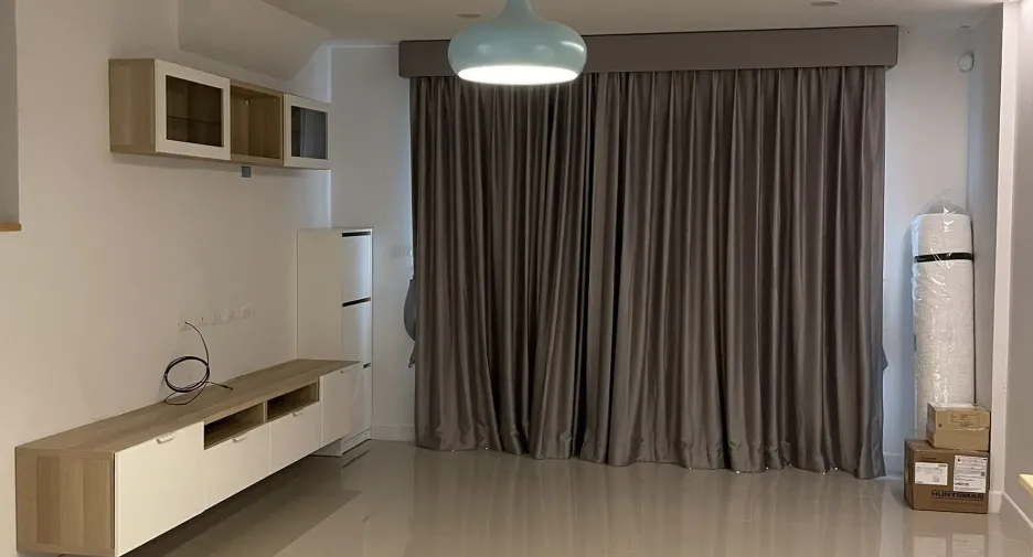 For sale 2 bedrooms townhouse in Bang Sao Thong, Samut Prakan