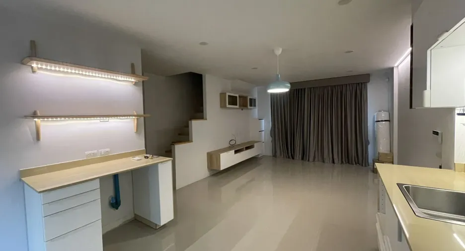 For sale 2 bedrooms townhouse in Bang Sao Thong, Samut Prakan
