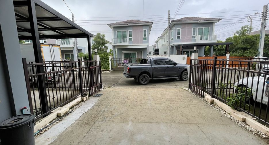 For sale 2 bedrooms townhouse in Bang Sao Thong, Samut Prakan