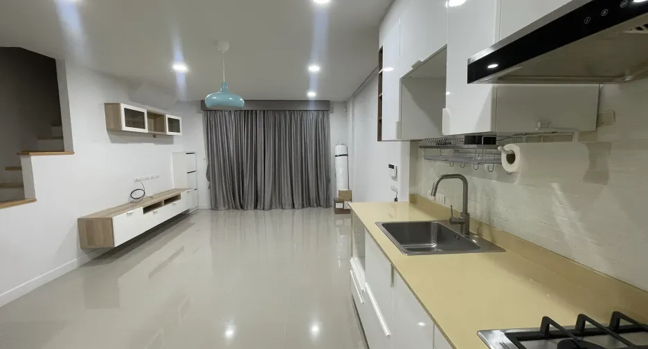 For sale 2 bedrooms townhouse in Bang Sao Thong, Samut Prakan