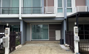 出售 2 卧室 联排别墅 在 Bang Sao Thong, Samut Prakan