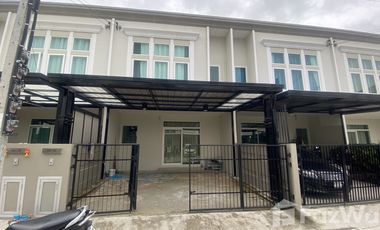For sale and for rent 3 bedrooms townhouse in Phra Samut Chedi, Samut Prakan