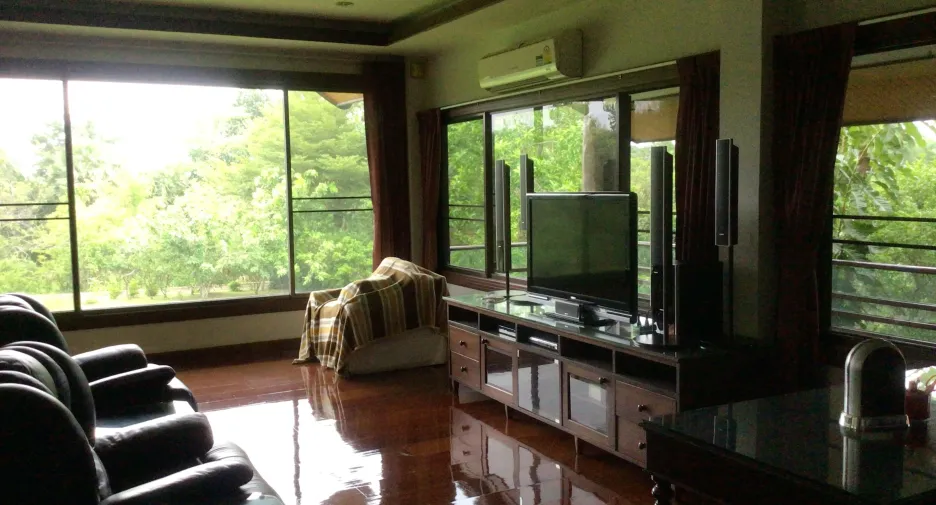 For sale 6 bedrooms house in Hang Dong, Chiang Mai