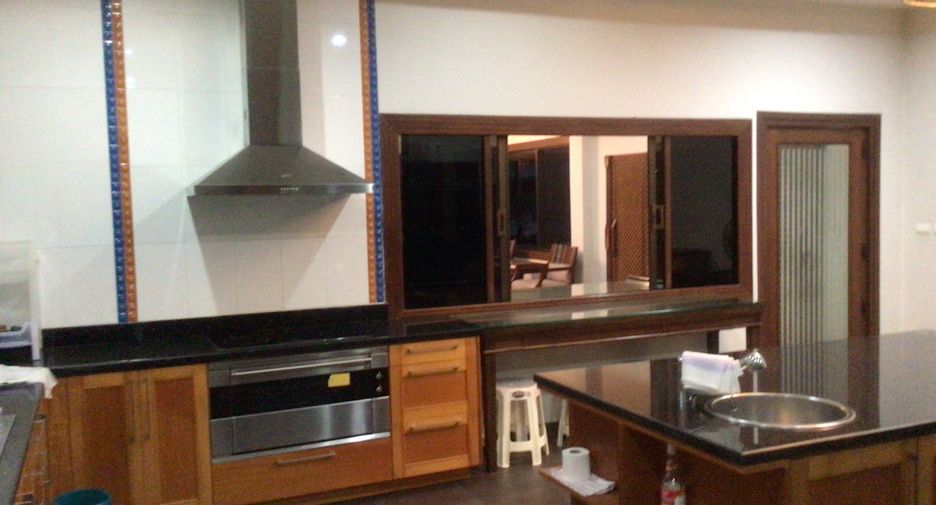 For sale 6 bedrooms house in Hang Dong, Chiang Mai