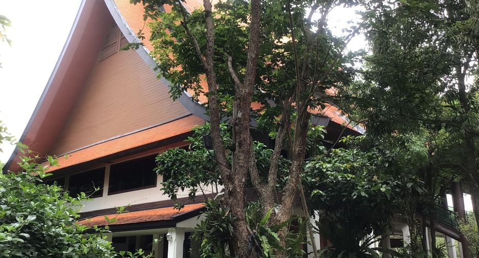 For sale 6 bedrooms house in Hang Dong, Chiang Mai