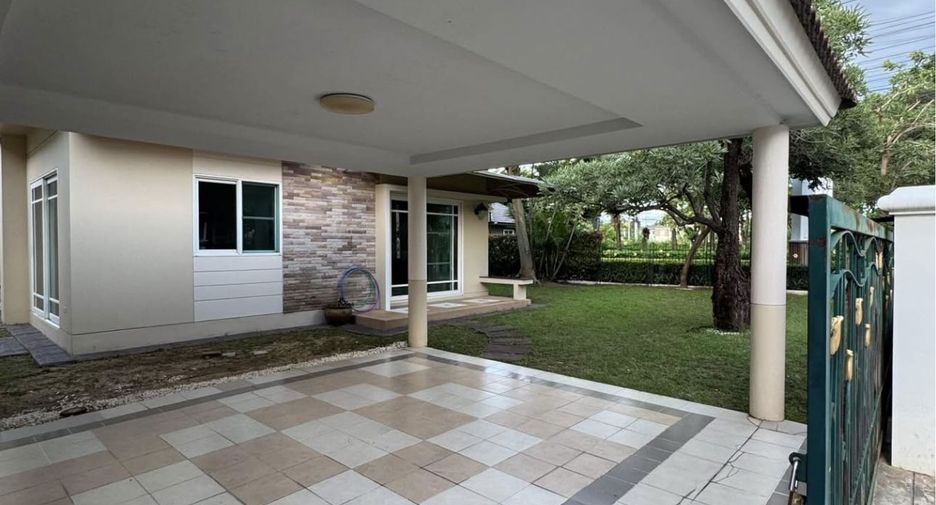 For rent 4 bedrooms house in Mueang Chiang Mai, Chiang Mai