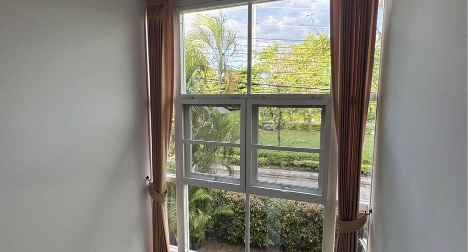 For rent 4 bedrooms house in Mueang Chiang Mai, Chiang Mai