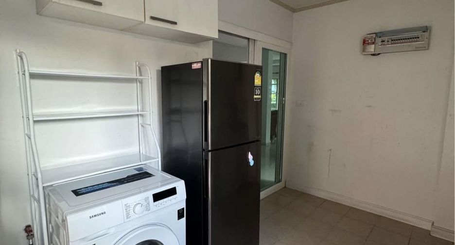 For rent 4 bedrooms house in Mueang Chiang Mai, Chiang Mai