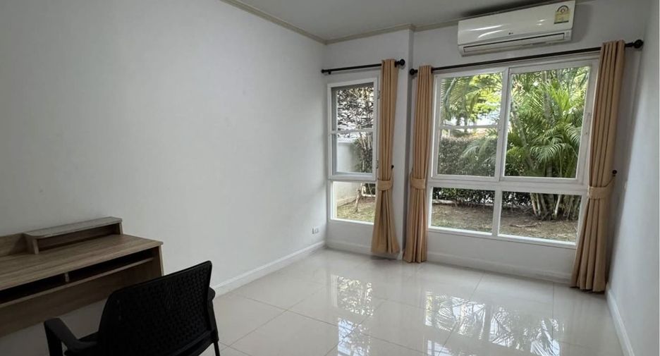 For rent 4 bedrooms house in Mueang Chiang Mai, Chiang Mai