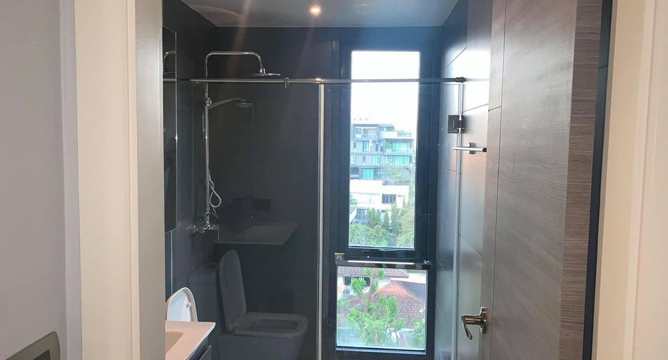 For sale 2 bedrooms condo in Phaya Thai, Bangkok