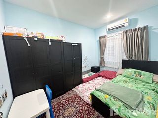 For sale 4 bedrooms townhouse in Phra Pradaeng, Samut Prakan
