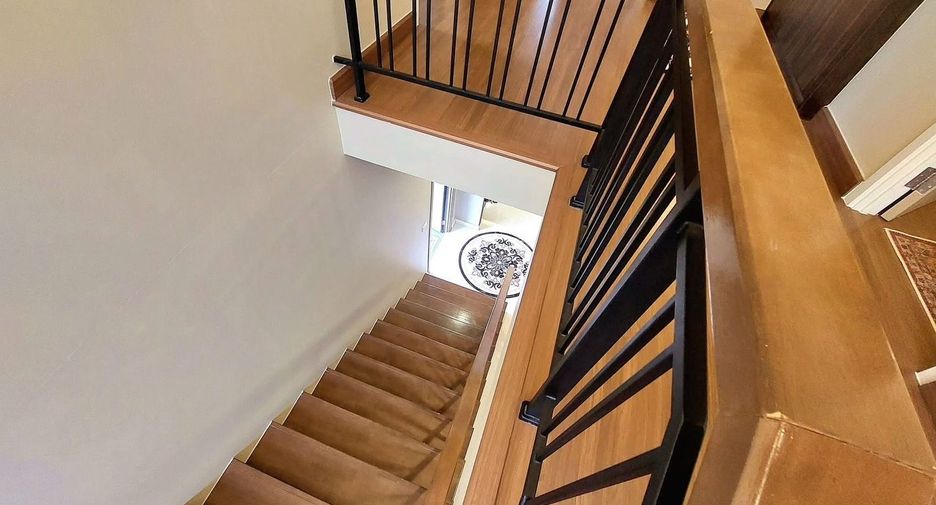 Haus zum Kauf und zur Miete mit 4 Zimmer in Lat Krabang, Bangkok