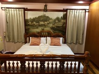For rent 5 bedrooms house in Mueang Chiang Mai, Chiang Mai
