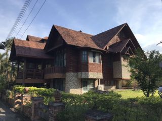 For rent 5 bedrooms house in Mueang Chiang Mai, Chiang Mai