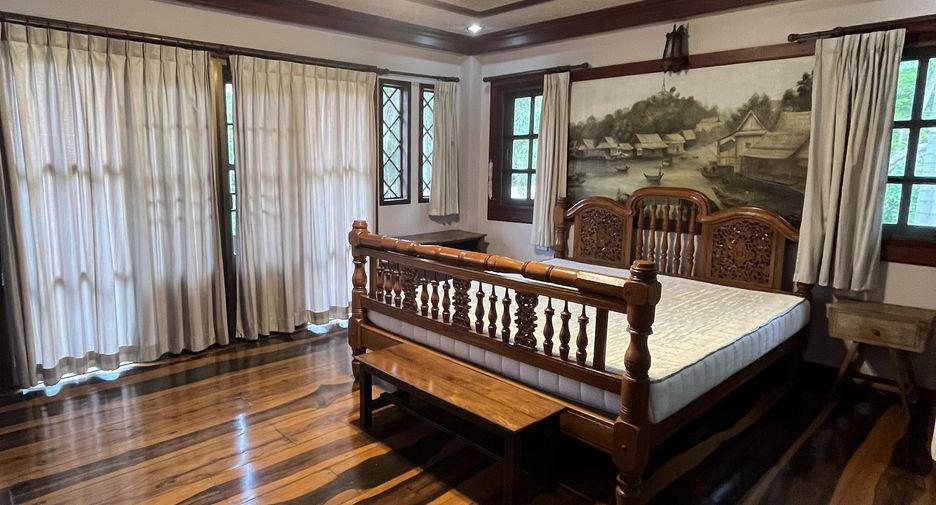 For rent 5 bedrooms house in Mueang Chiang Mai, Chiang Mai