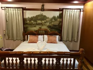 For rent 5 bedrooms house in Mueang Chiang Mai, Chiang Mai