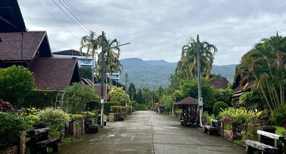 For rent 5 bedrooms house in Mueang Chiang Mai, Chiang Mai