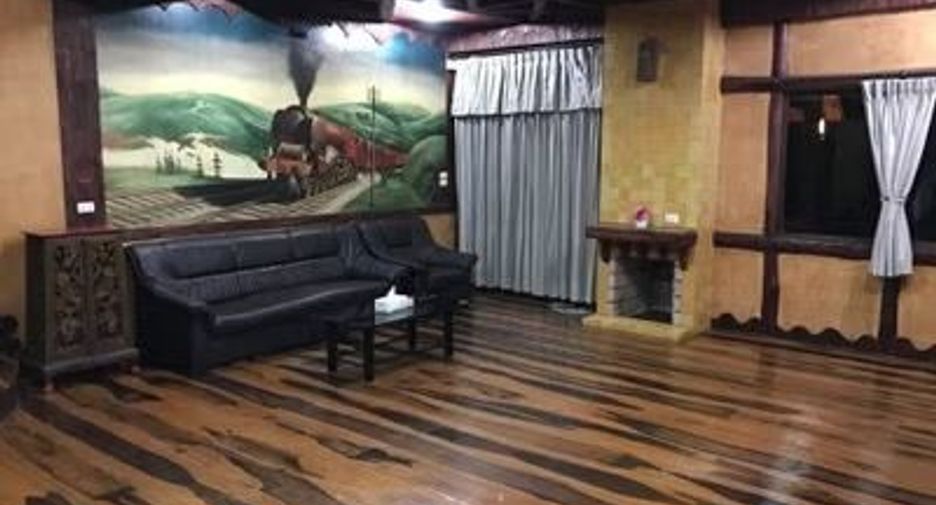 For rent 5 bedrooms house in Mueang Chiang Mai, Chiang Mai